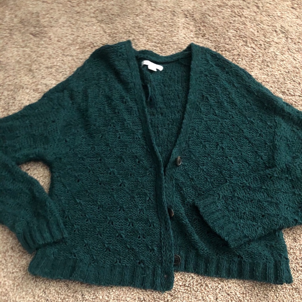 gorgeous knit cropped green cardigan